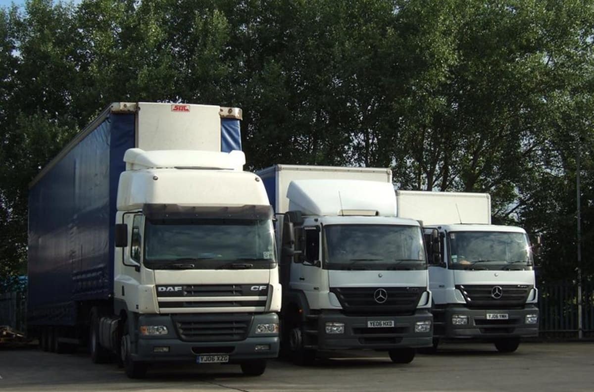 Top 10 Benefits of a Fleet Management System for Small Businesses